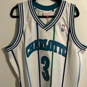 Mens nwot Charlotte Hornets swing man jersey.